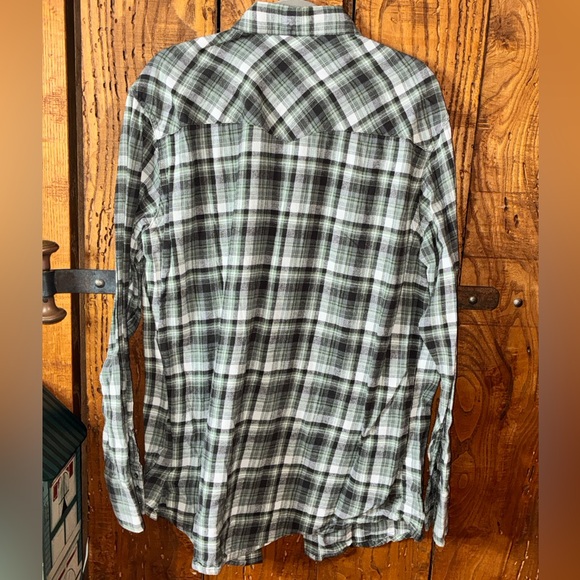 Wrangler Black and Green Plaid Western Snap -Down Shirt - Picture 2 of 4